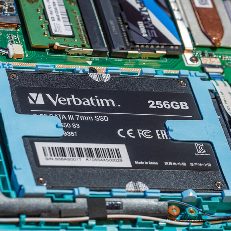 Disque Dur Interne SSD Verbatim Vi550 S3 512Go 2.5" SATA III En Tunisie